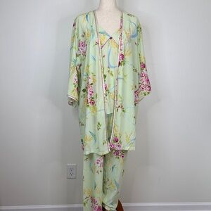 Oscar de la Renta Pink Label Floral Robe And Pajama Set